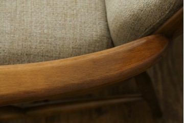 イギリスビンテージ　ERCOL(アーコール)　エバーグリーン　曲げ木のフレームが目を惹くハイバック2人掛けソファ　定価約72万円　(R-082849)