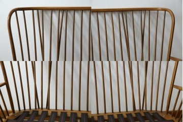 イギリスビンテージ　ERCOL(アーコール)　エバーグリーン　曲げ木のフレームが目を惹くハイバック2人掛けソファ　定価約72万円　(R-082849)