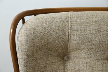 イギリスビンテージ　ERCOL(アーコール)　エバーグリーン　曲げ木のフレームが目を惹くハイバック2人掛けソファ　定価約72万円　(R-082849)