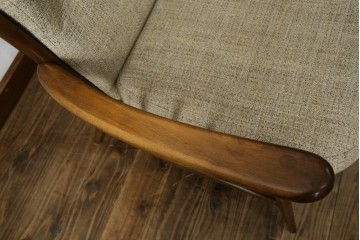 イギリスビンテージ　ERCOL(アーコール)　エバーグリーン　曲げ木のフレームが目を惹くハイバック2人掛けソファ　定価約72万円　(R-082849)