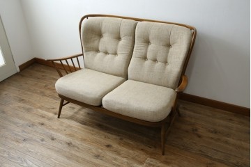 イギリスビンテージ　ERCOL(アーコール)　エバーグリーン　曲げ木のフレームが目を惹くハイバック2人掛けソファ　定価約72万円　(R-082849)