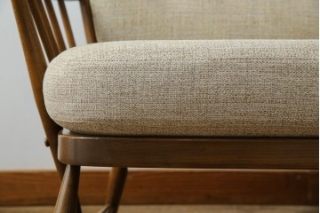 イギリスビンテージ　ERCOL(アーコール)　エバーグリーン　曲げ木のフレームが目を惹くハイバック2人掛けソファ　定価約72万円　(R-082849)