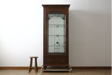 中古　特注品　松本民芸家具　シックな佇まいのキュリオケース(キャビネット、陳列棚、飾り棚、ガラスケース、コレクションケース、店舗什器)(R-082850)
