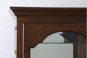 中古　特注品　松本民芸家具　シックな佇まいのキュリオケース(キャビネット、陳列棚、飾り棚、ガラスケース、コレクションケース、店舗什器)(R-082850)
