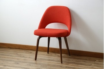 中古　美品　Knoll(ノル)　Saarinen Collection Conference Chair(サーリネン コレクション カンファレンスチェア)　 鮮やかな赤が印象的なアームレスチェア　定価約36万円相当　(R-082851)