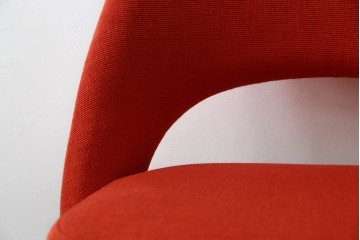 中古　美品　Knoll(ノル)　Saarinen Collection Conference Chair(サーリネン コレクション カンファレンスチェア)　 鮮やかな赤が印象的なアームレスチェア　定価約36万円相当　(R-082851)