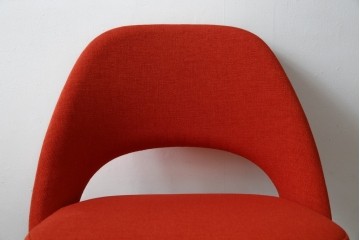 中古　美品　Knoll(ノル)　Saarinen Collection Conference Chair(サーリネン コレクション カンファレンスチェア)　 鮮やかな赤が印象的なアームレスチェア　定価約36万円相当　(R-082851)