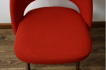 中古　美品　Knoll(ノル)　Saarinen Collection Conference Chair(サーリネン コレクション カンファレンスチェア)　 鮮やかな赤が印象的なアームレスチェア　定価約36万円相当　(R-082851)