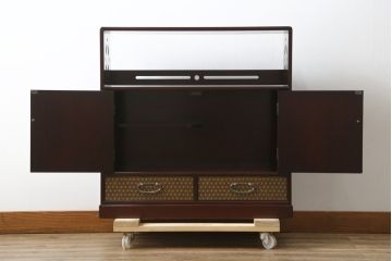 中古　美品　高級品!!　伝統工芸　箱根細工(寄木細工)　麻の葉文様が美しい茶棚(茶箪笥、茶タンス、収納棚、飾り棚、戸棚、サイドボード)(定価推定約60万円)(R-082852)