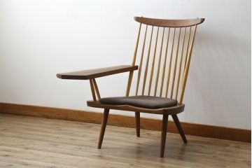 和製ヴィンテージ　ジョージナカシマ　桜製作所　LOUNGE ARM(ラウンジアーム)　One Arm(ワンアーム、片肘)　CN103　クッション付き　モダンに洗練された右アーム付きラウンジチェア(ジョージ・ナカシマ、アームチェア、イス、椅子、板座チェア、ビンテージ)(R-082853)