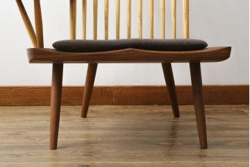 和製ヴィンテージ　ジョージナカシマ　桜製作所　LOUNGE ARM(ラウンジアーム)　One Arm(ワンアーム、片肘)　CN103　クッション付き　モダンに洗練された右アーム付きラウンジチェア(ジョージ・ナカシマ、アームチェア、イス、椅子、板座チェア、ビンテージ)(R-082853)