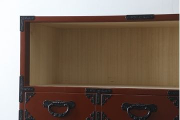 中古　美品　仙台民芸箪笥(仙台箪笥)　欅産業製　朱塗り　漆塗りの朱色に黒々とした金具が映える整理箪笥(朱色、収納箪笥、サイドチェスト、引き出し)(定価約150万円)(R-082855)
