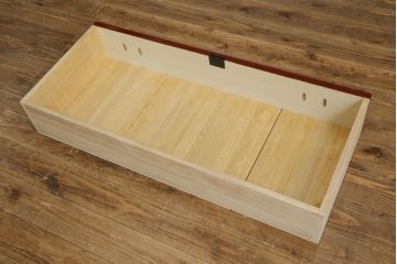 中古　美品　仙台民芸箪笥(仙台箪笥)　欅産業製　朱塗り　漆塗りの朱色に黒々とした金具が映える整理箪笥(朱色、収納箪笥、サイドチェスト、引き出し)(定価約150万円)(R-082855)