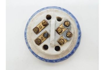 アンティーク　明治期　染付　唐草文　落ち着いた佇まいの碍子2点セット(電笠、電灯、照明器具、電材、陶器)(R-082856)