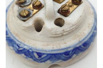 アンティーク　明治期　染付　唐草文　落ち着いた佇まいの碍子2点セット(電笠、電灯、照明器具、電材、陶器)(R-082856)