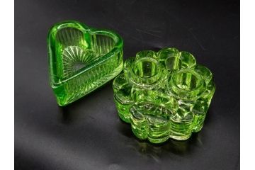 ウランガラス　ハート　花型　繊細で可愛らしいインク壺2点セット(インク壷、インク入れ、インキ、小物入れ、硝子)(R-082857)