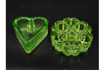 ウランガラス　ハート　花型　繊細で可愛らしいインク壺2点セット(インク壷、インク入れ、インキ、小物入れ、硝子)(R-082857)