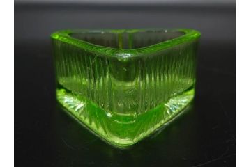 ウランガラス　ハート　花型　繊細で可愛らしいインク壺2点セット(インク壷、インク入れ、インキ、小物入れ、硝子)(R-082857)