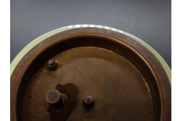 ジャンク品　戦前　当時物　ウランガラス　鶴巻時計店英工舎(EIKOSHA)　ゼンマイ式　空間に温かみをもたらす置時計(硝子、枕時計)(R-082858)