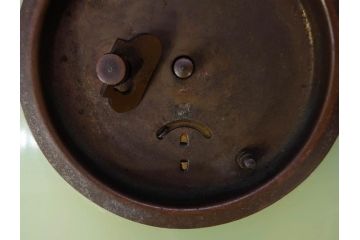 ジャンク品　戦前　当時物　ウランガラス　鶴巻時計店英工舎(EIKOSHA)　ゼンマイ式　空間に温かみをもたらす置時計(硝子、枕時計)(R-082858)