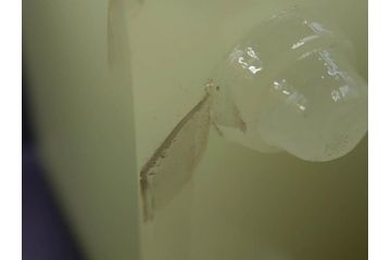 ジャンク品　戦前　当時物　ウランガラス　鶴巻時計店英工舎(EIKOSHA)　ゼンマイ式　空間に温かみをもたらす置時計(硝子、枕時計)(R-082858)