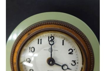ジャンク品　戦前　当時物　ウランガラス　精工舎(SEIKOSHA・セイコー)　ゼンマイ式　8DAY(8日巻)　ノスタルジックな佇まいの置時計(硝子、枕時計)(R-082859)