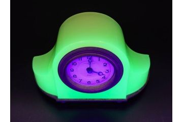 ジャンク品　戦前　当時物　ウランガラス　精工舎(SEIKOSHA・セイコー)　ゼンマイ式　8DAY(8日巻)　ノスタルジックな佇まいの置時計(硝子、枕時計)(R-082859)