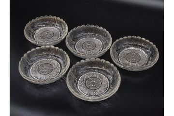 明治〜大正期　プレスガラス　繊細な模様が映えるガラス皿5枚セット(レース、フリル、小皿、深皿、硝子、和ガラス)(R-082860)