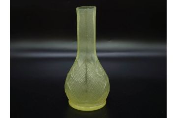 大正〜昭和初期　ウランガラス　バレリーナ　レトロな雰囲気漂うガラス瓶2点セット(一輪挿し、花瓶、花生、花入、花器、硝子、和ガラス)(R-082867)