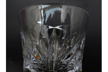 フランス　Baccarat　バカラ　クリスタ　ルテシア　イヤータンブラー　2022　2024　高級感あふれるグラス4客セット(コップ、ロックグラス、フルレッドクリスタルガラス、共箱付)(R-082870)