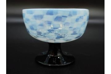 アンティーク　大正期　碗型　乳白市松模様　手作りの温かみを感じる氷コップ(グラス、硝子、和ガラス)(R-082871)
