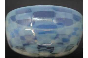 アンティーク　大正期　碗型　乳白市松模様　手作りの温かみを感じる氷コップ(グラス、硝子、和ガラス)(R-082871)