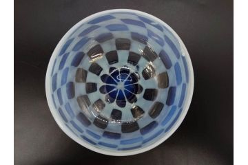 アンティーク　大正期　碗型　乳白市松模様　手作りの温かみを感じる氷コップ(グラス、硝子、和ガラス)(R-082871)