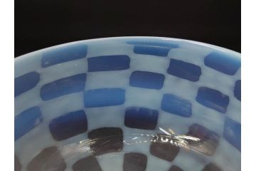 アンティーク　大正期　碗型　乳白市松模様　手作りの温かみを感じる氷コップ(グラス、硝子、和ガラス)(R-082871)