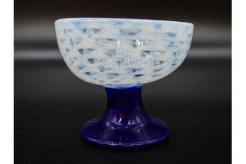 大正期　碗型　乳白　鱗文　青脚　レトロな味わい深い氷コップ(碗形、グラス、硝子、和ガラス)(R-082872)