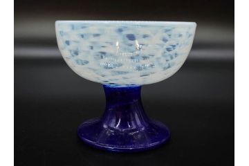 大正期　碗型　乳白　鱗文　青脚　レトロな味わい深い氷コップ(碗形、グラス、硝子、和ガラス)(R-082872)
