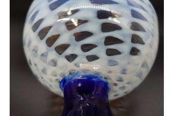 大正期　碗型　乳白　鱗文　青脚　レトロな味わい深い氷コップ(碗形、グラス、硝子、和ガラス)(R-082872)