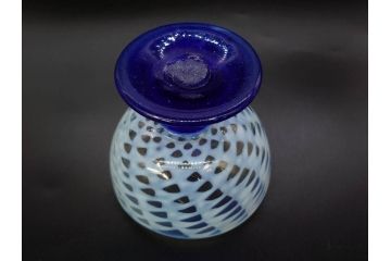 大正期　碗型　乳白　鱗文　青脚　レトロな味わい深い氷コップ(碗形、グラス、硝子、和ガラス)(R-082872)