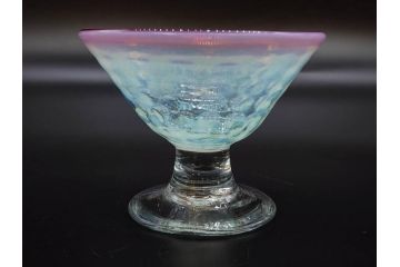 大正期　ラッパ型　型吹き　乳白ぼかし　格子文様　赤縁のアクセントに惹かれる氷コップ(グラス、硝子、和ガラス)(R-082873)