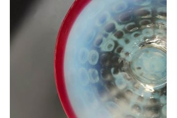 大正期　ラッパ型　型吹き　乳白ぼかし　格子文様　赤縁のアクセントに惹かれる氷コップ(グラス、硝子、和ガラス)(R-082873)