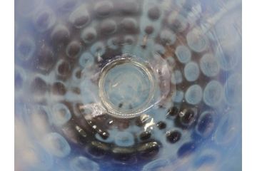 大正期　ラッパ型　型吹き　乳白ぼかし　格子文様　赤縁のアクセントに惹かれる氷コップ(グラス、硝子、和ガラス)(R-082873)