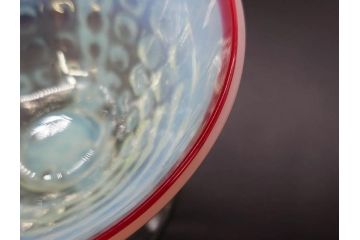大正期　ラッパ型　型吹き　乳白ぼかし　格子文様　赤縁のアクセントに惹かれる氷コップ(グラス、硝子、和ガラス)(R-082873)