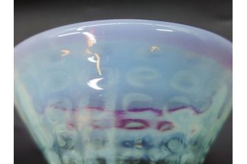 大正期　ラッパ型　型吹き　乳白ぼかし　格子文様　赤縁のアクセントに惹かれる氷コップ(グラス、硝子、和ガラス)(R-082873)