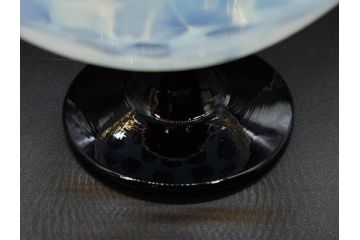 大正期　碗型　乳白　市松模様　エナメル脚　優しげな雰囲気漂う氷コップ(グラス、硝子、和ガラス)(R-082875)