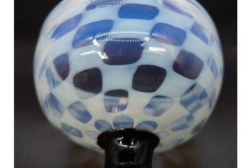 大正期　碗型　乳白　市松模様　エナメル脚　温かみのある色合いが可愛らしい氷コップ(グラス、硝子、和ガラス)(R-082880)