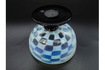 大正期　碗型　乳白　市松模様　エナメル脚　温かみのある色合いが可愛らしい氷コップ(グラス、硝子、和ガラス)(R-082880)