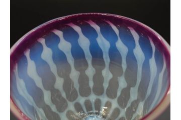 大正期　棗型(なつめ型)　赤縁　玉垂れ文　乳白　上品な佇まいの氷コップ(グラス、硝子、和ガラス)(R-082881)