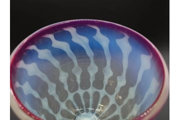 大正期　棗型(なつめ型)　赤縁　玉垂れ文　乳白　上品な佇まいの氷コップ(グラス、硝子、和ガラス)(R-082881)