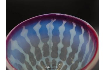 大正期　棗型(なつめ型)　赤縁　玉垂れ文　乳白　上品な佇まいの氷コップ(グラス、硝子、和ガラス)(R-082881)