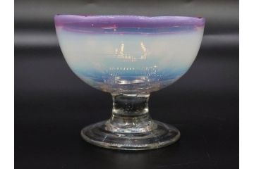 大正期　碗型　乳白ぼかし　赤縁　輪花　エナメル脚　柔らかい色合いに惹かれる氷コップ2客セット(グラス、硝子、和ガラス)(R-082882)